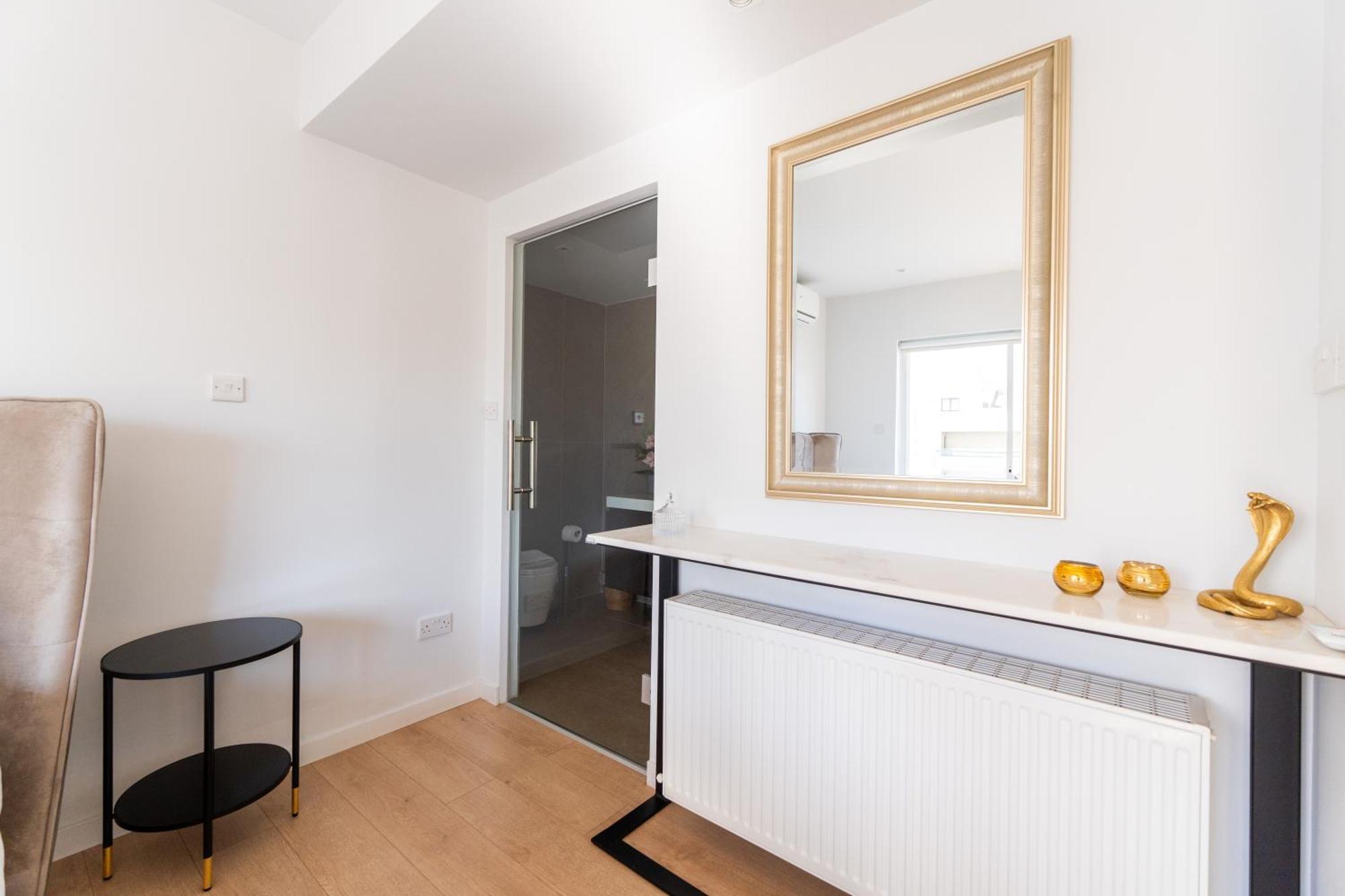 Wealthystays Nikosia Bagian luar foto