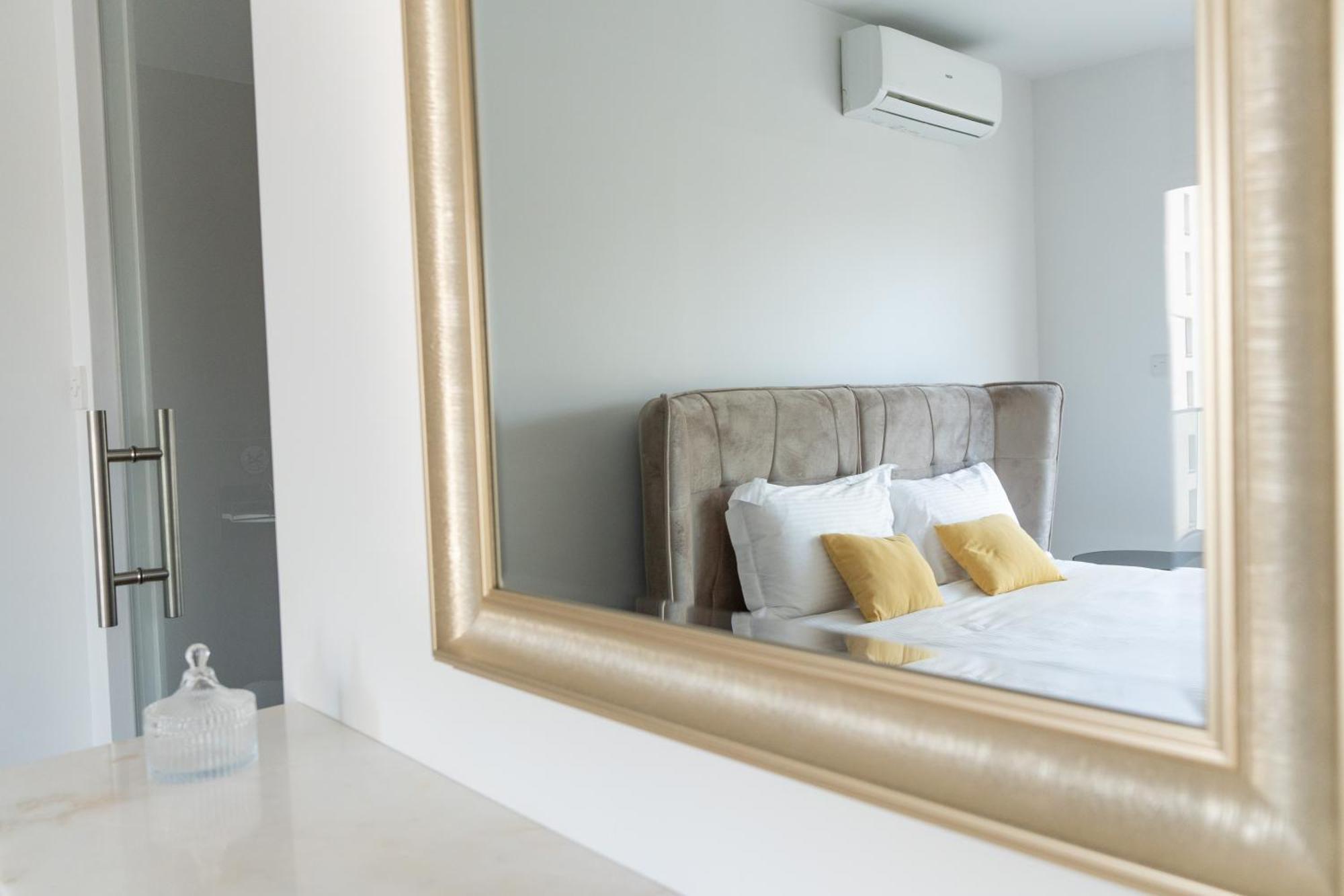 Wealthystays Nikosia Bagian luar foto