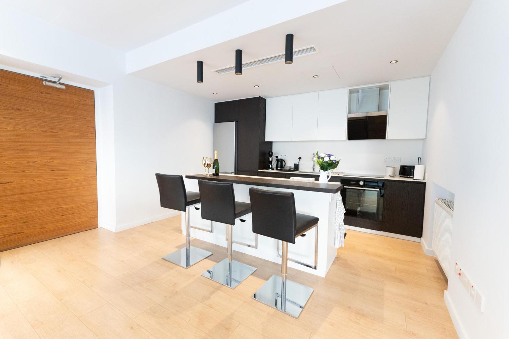 Wealthystays Nikosia Bagian luar foto